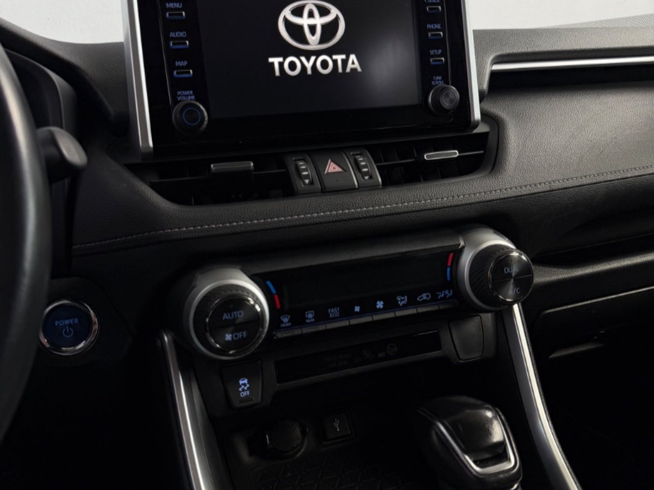 TOYOTA Rav4 2.5l 220H Advance