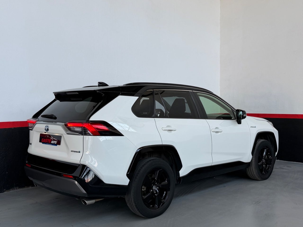 TOYOTA Rav4 2.5l 220H Black Edition