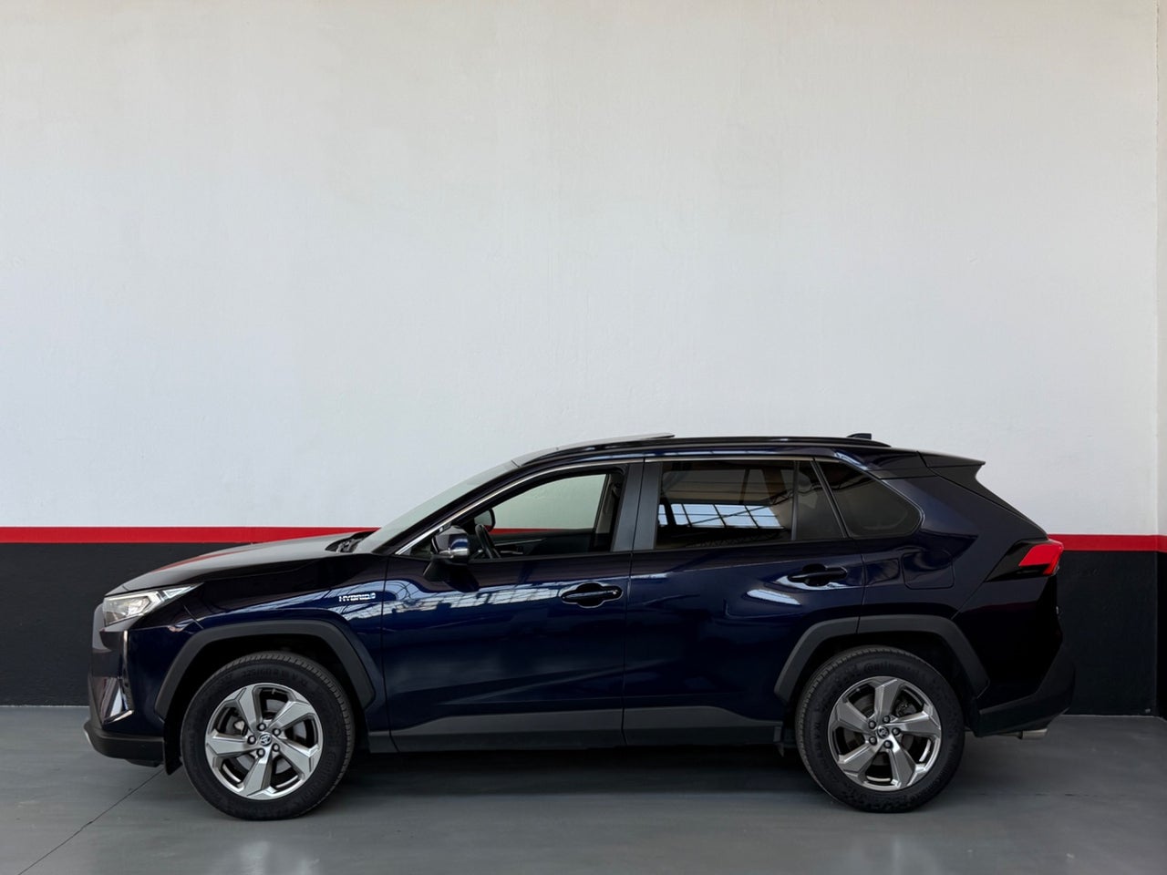 TOYOTA Rav4 2.5l 220H Advance