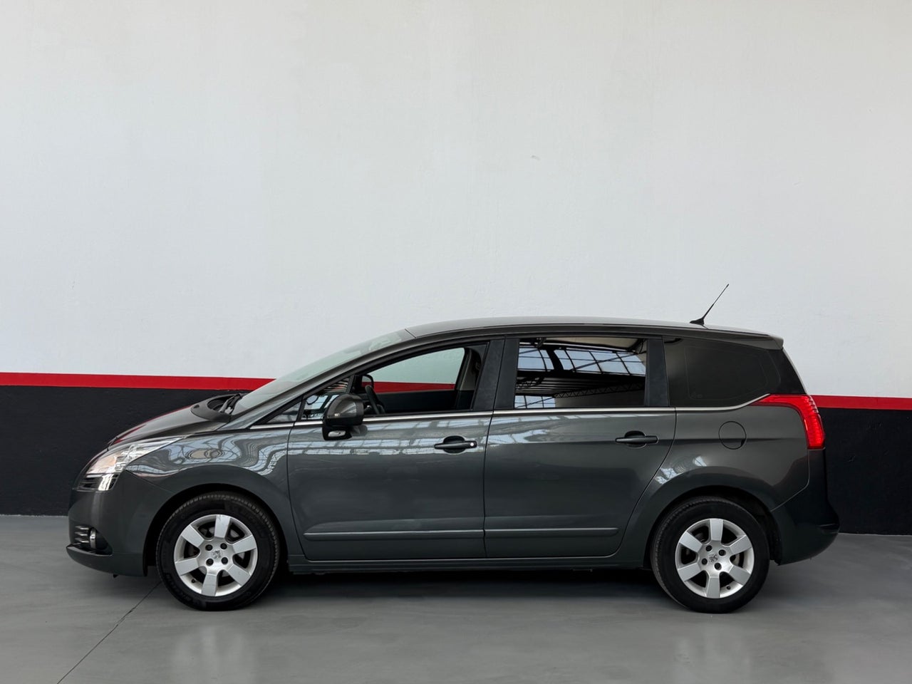 PEUGEOT 5008 Active 1.6 HDI 115 FAP