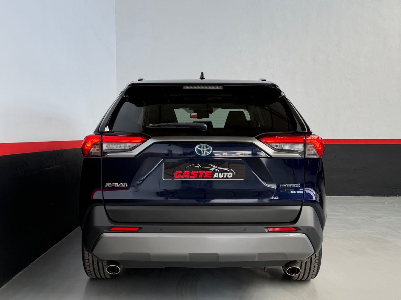 TOYOTA Rav4 2.5l 220H Advance