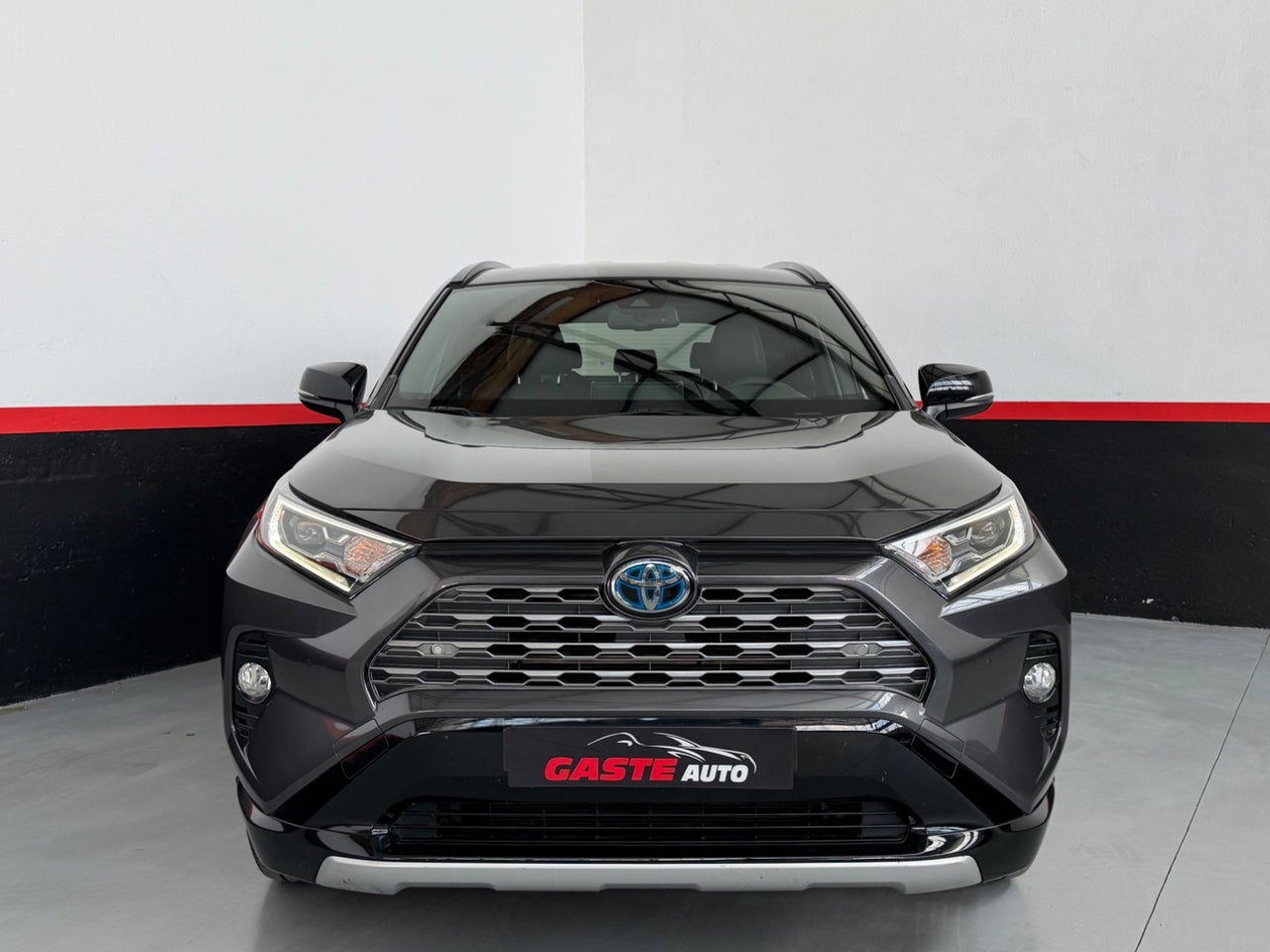 TOYOTA Rav4 2.5l 220H Style