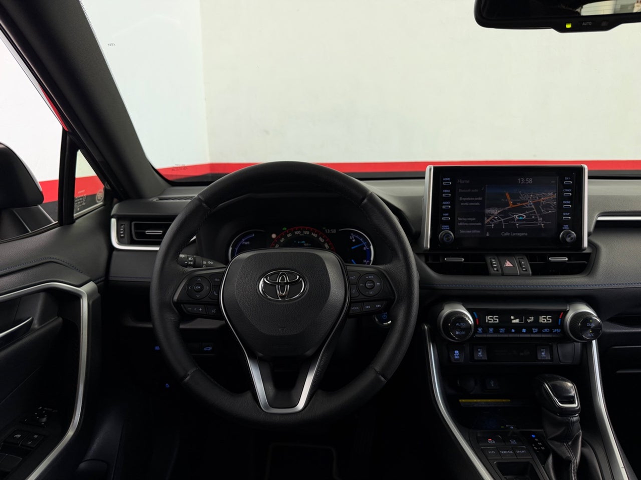 TOYOTA Rav4 2.5l 220H Style