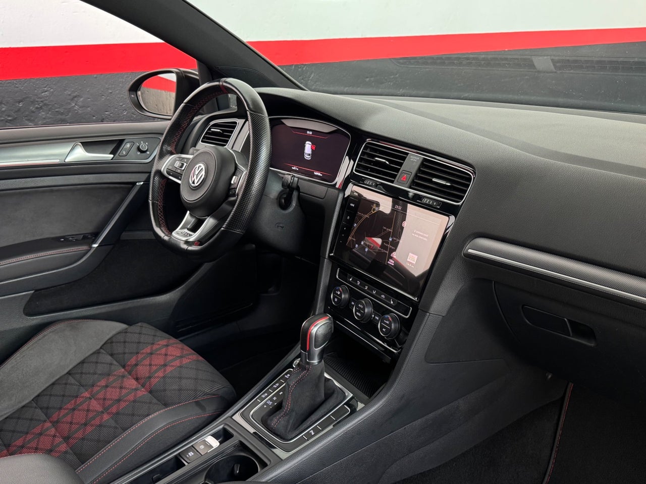 VOLKSWAGEN Golf GTI TCR 2.0 TSI 213kW290CV DSG