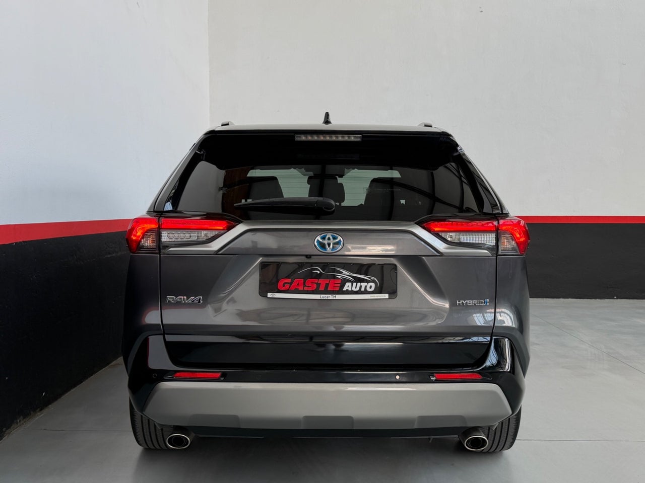 TOYOTA Rav4 2.5l 220H Style