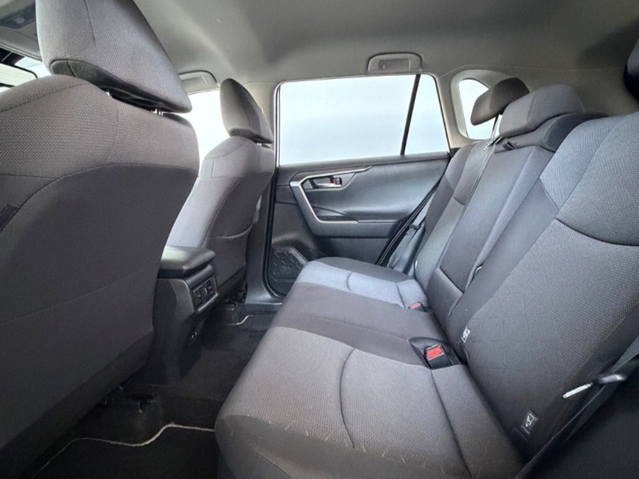 TOYOTA Rav4 2.5l 220H Black Edition
