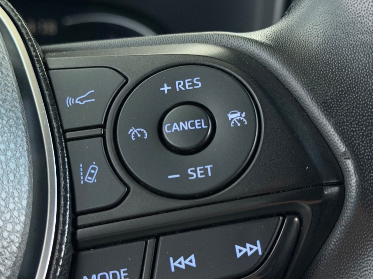 TOYOTA Rav4 2.5l 220H Black Edition